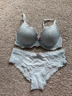 Body by Victoria lined Demi bra and hip hugger panty.